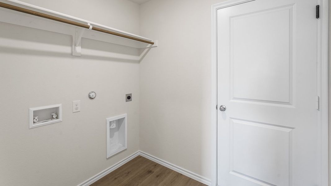 Spacious, unfurnished interior of a new home in Saddlebrook, Waxahachie (Image 14). Spacious, unfurnished interior of a new home in Saddlebrook, Waxahachie (Image 14).