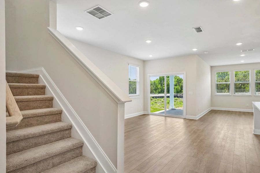 Spacious, unfurnished interior of a new home in Cades Bluff, Lebanon (Image 23).