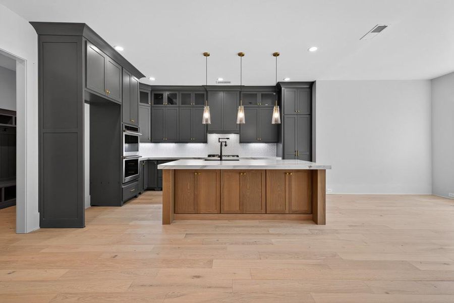 Furnished interior view inside a new home in , Jefferson (Image 33).