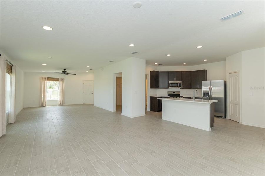 Spacious, unfurnished interior of a new home in , Bartow (Image 16). Spacious, unfurnished interior of a new home in , Bartow (Image 16).