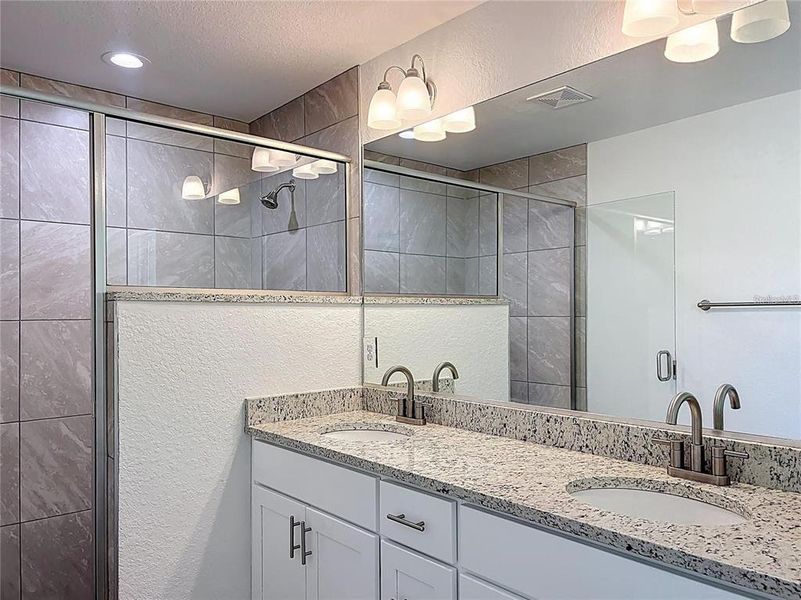 Image 33 of a home in .