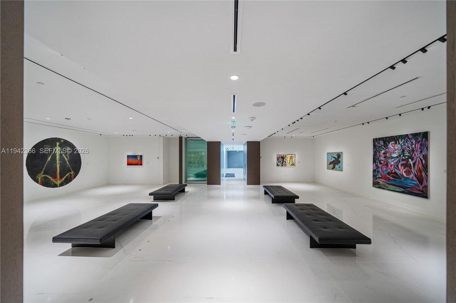 Art Gallery-Level 52