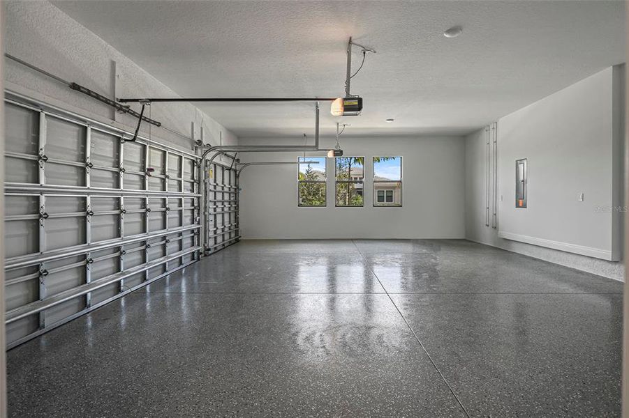 Spacious, unfurnished interior of a new home in Cresswind Lakewood Ranch, Lakewood Ranch (Image 26).