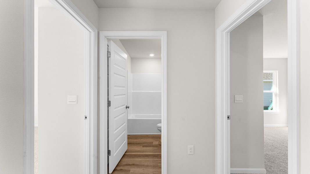 Spacious, unfurnished interior of a new home in Destini Lane, Panama City (Image 15).