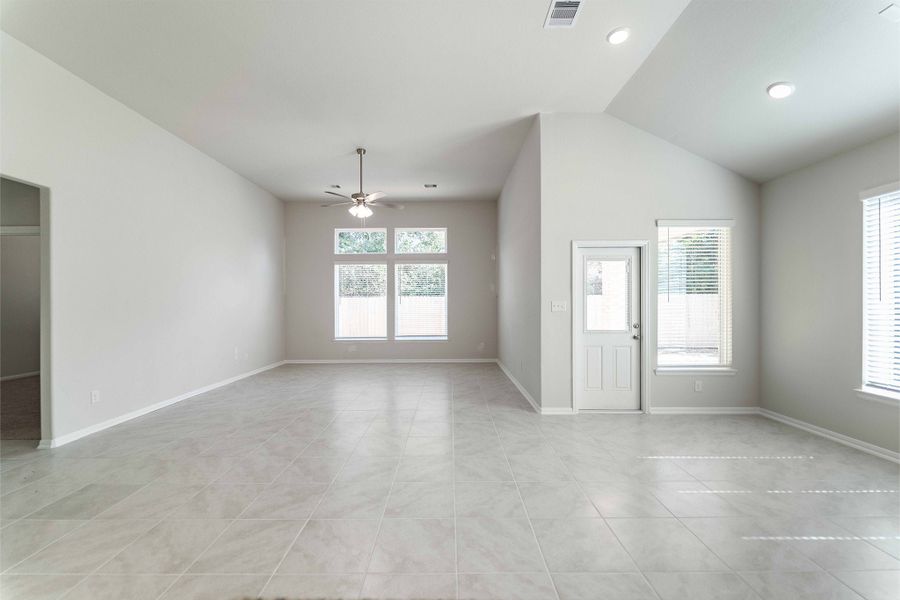Spacious, unfurnished interior of a new home in Martha's Vineyard, Alvin (Image 19).
