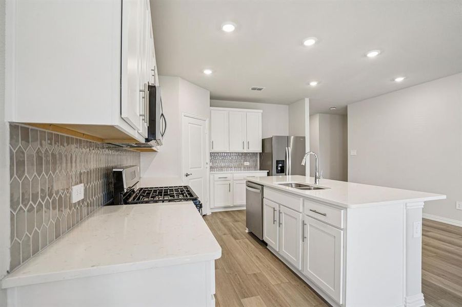 Furnished interior view inside a new home in Stonehaven, Seagoville (Image 7). Furnished interior view inside a new home in Stonehaven, Seagoville (Image 7).