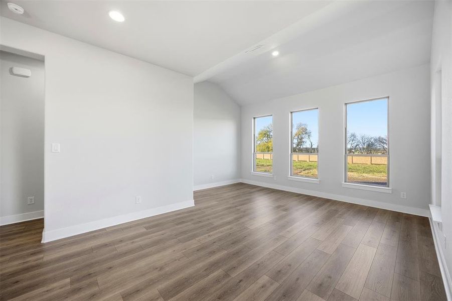 Spacious, unfurnished interior of a new home in Levante - 1 Acre Lots, Waxahachie (Image 21).