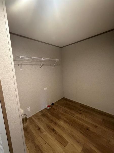 Spacious, unfurnished interior of a new home in , Hawley (Image 19).