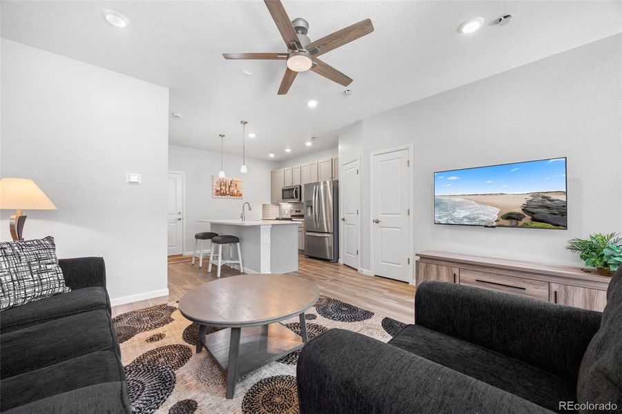 Living Room / Kitchen