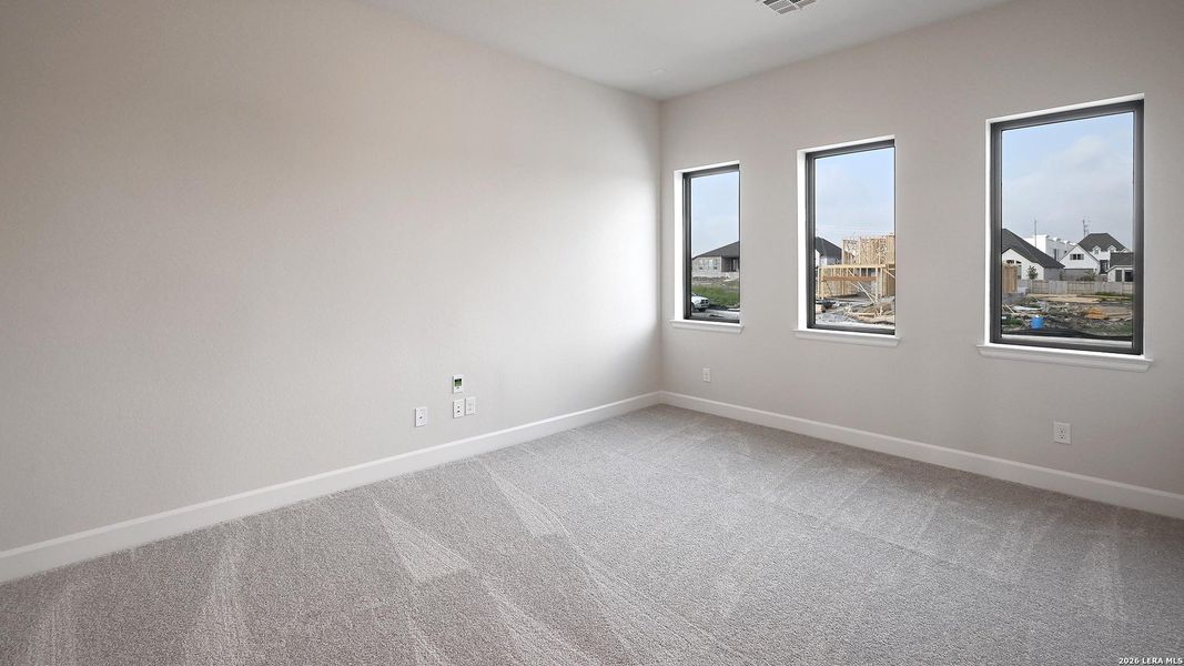 Spacious, unfurnished interior of a new home in Cibolo Valley Heights, Cibolo (Image 19).