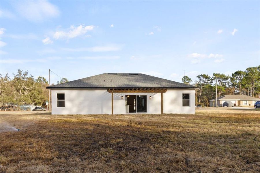 Exterior details and patio area of a home in , Ocala (Image 3).