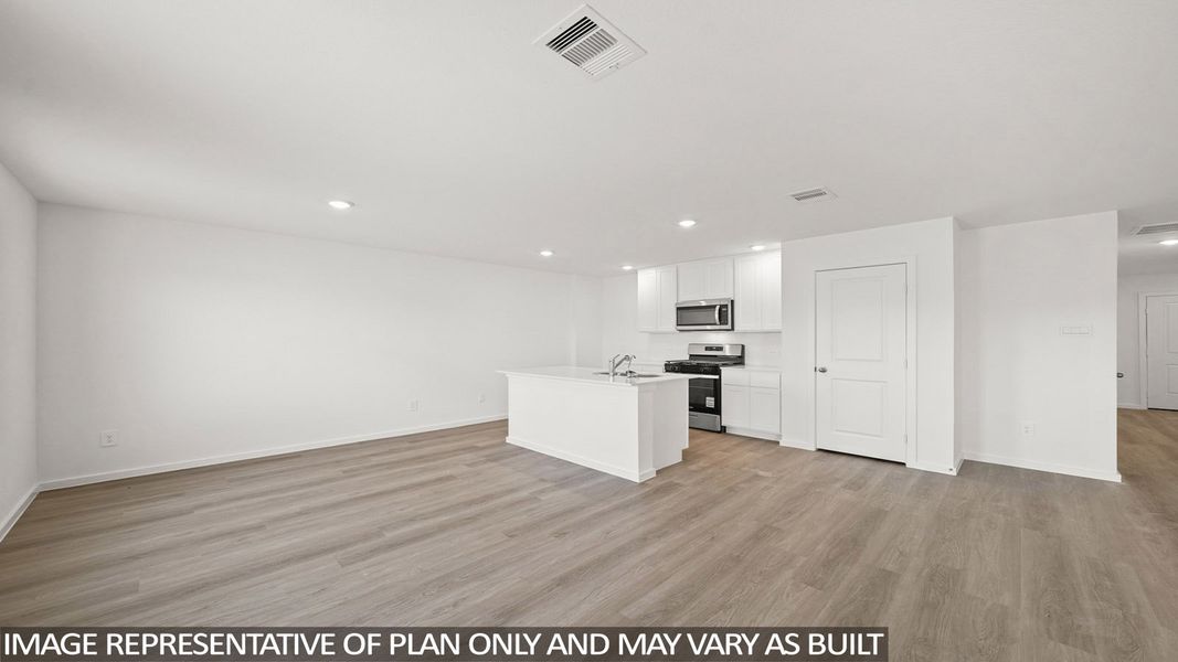 Spacious, unfurnished interior of a new home in Eastern Wells, Jarrell (Image 10).