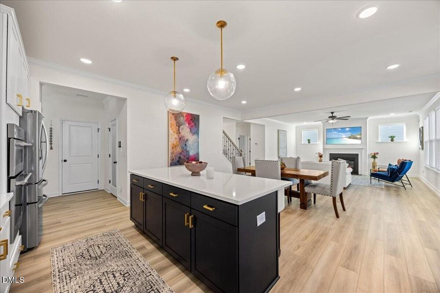 21-2A1A1178 island open floorplan