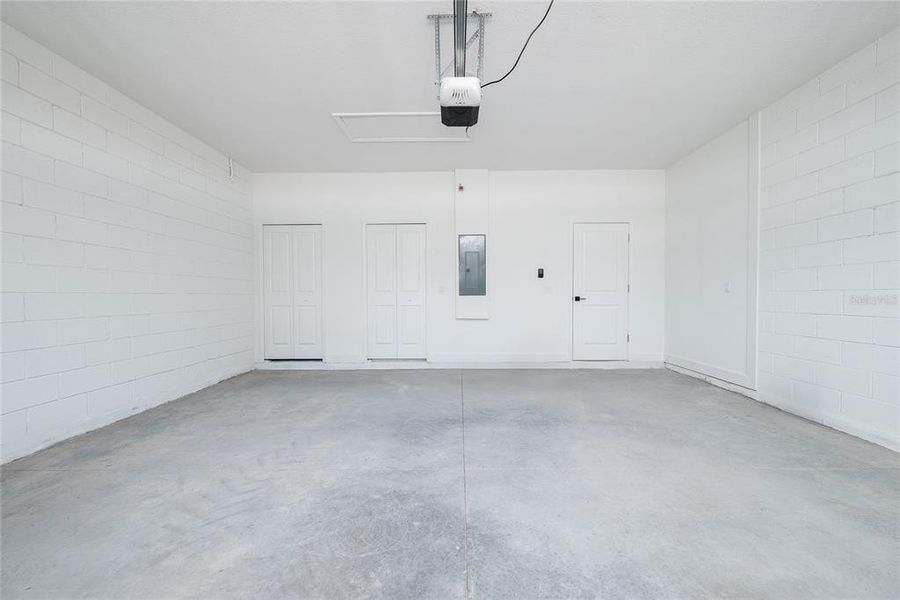 Spacious, unfurnished interior of a new home in , North Port (Image 30).