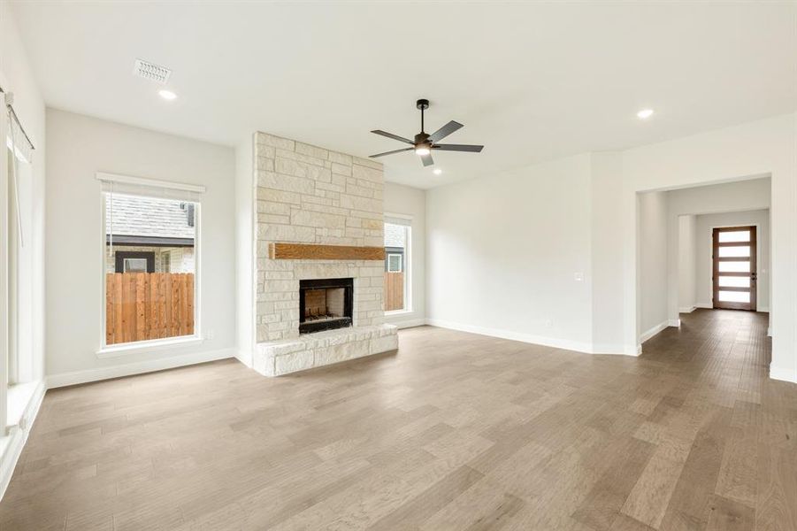 Spacious, unfurnished interior of a new home in The Retreat at North Grove 60, Waxahachie (Image 28). Spacious, unfurnished interior of a new home in The Retreat at North Grove 60, Waxahachie (Image 28).