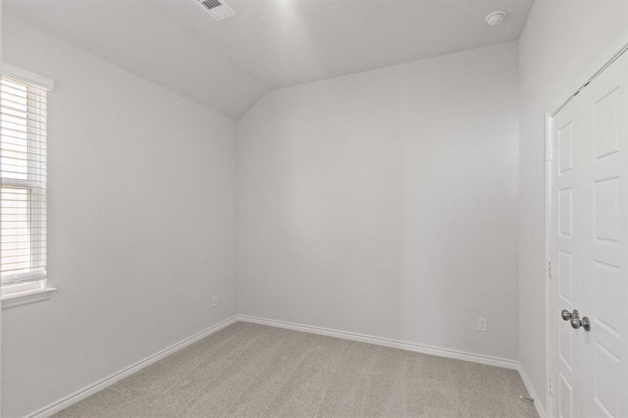 Spacious, unfurnished interior of a new home in Retreat at Fossil Creek, Fort Worth (Image 11). Spacious, unfurnished interior of a new home in Retreat at Fossil Creek, Fort Worth (Image 11).