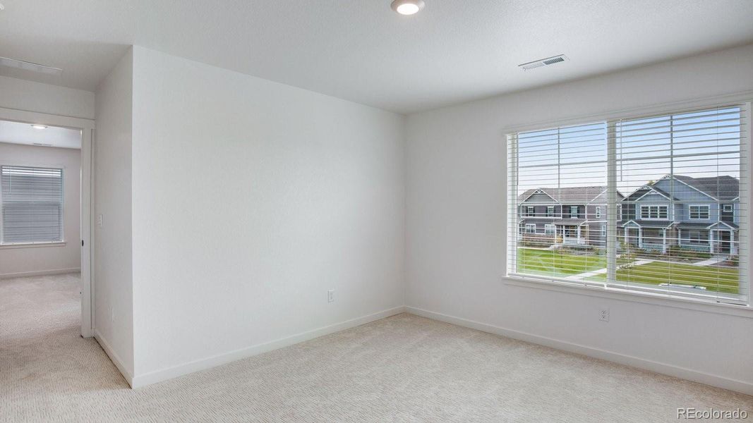 Spacious, unfurnished interior of a new home in Hansen Farm, Fort Collins (Image 24).