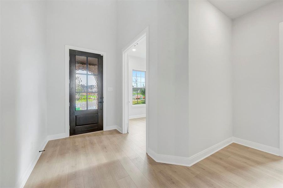 Spacious, unfurnished interior of a new home in Terraces – Estates, Rockwall (Image 24).