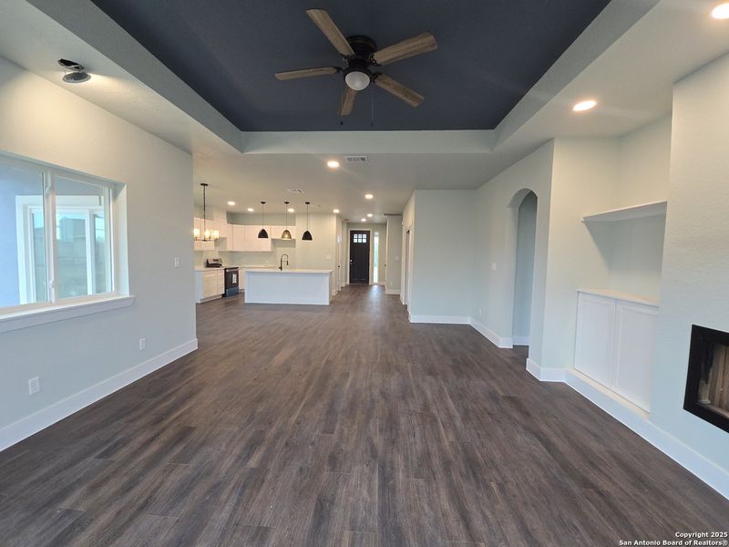 Spacious, unfurnished interior of a new home in , Blanco (Image 16).