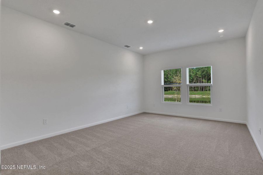 Spacious, unfurnished interior of a new home in Bellbrooke, Jacksonville (Image 32).