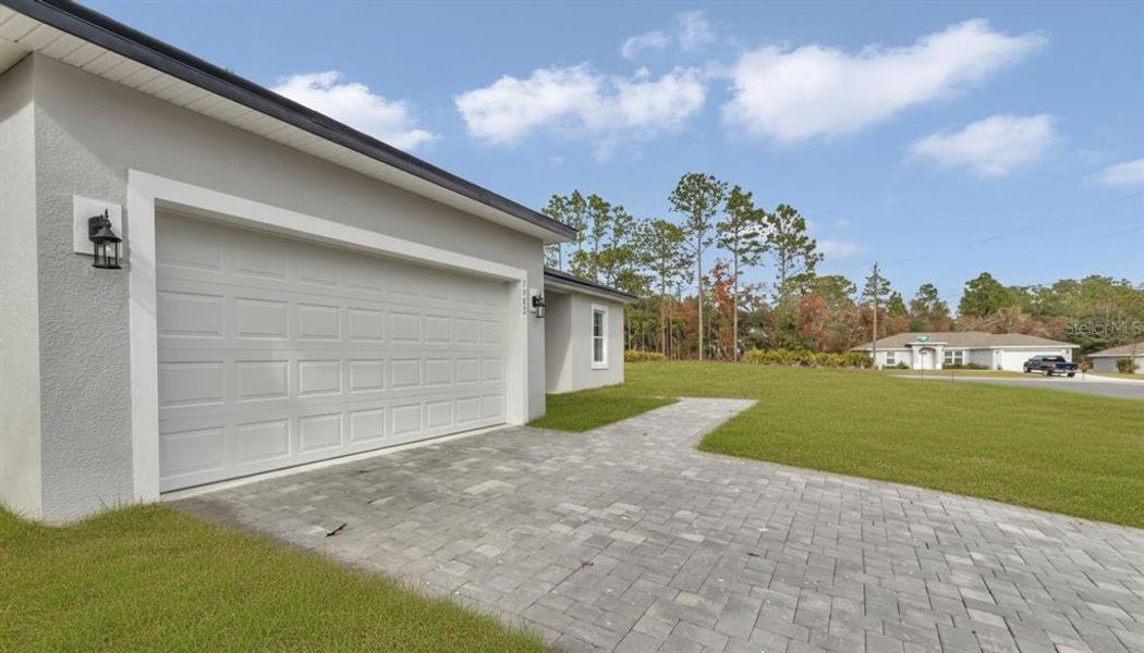 Exterior details and patio area of a home in , Citrus Springs (Image 20). Exterior details and patio area of a home in , Citrus Springs (Image 20).