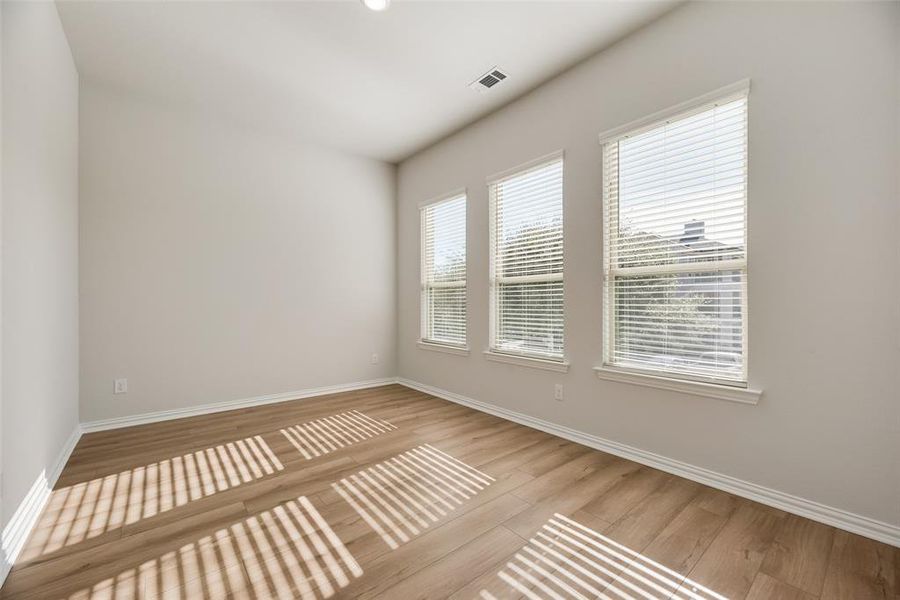 Spacious, unfurnished interior of a new home in , Frisco (Image 16).