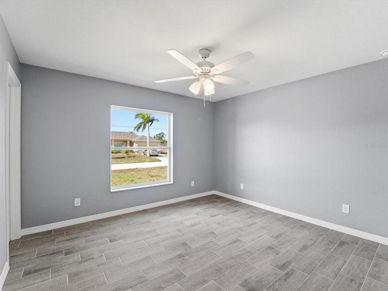 Spacious, unfurnished interior of a new home in , Port Charlotte (Image 26).