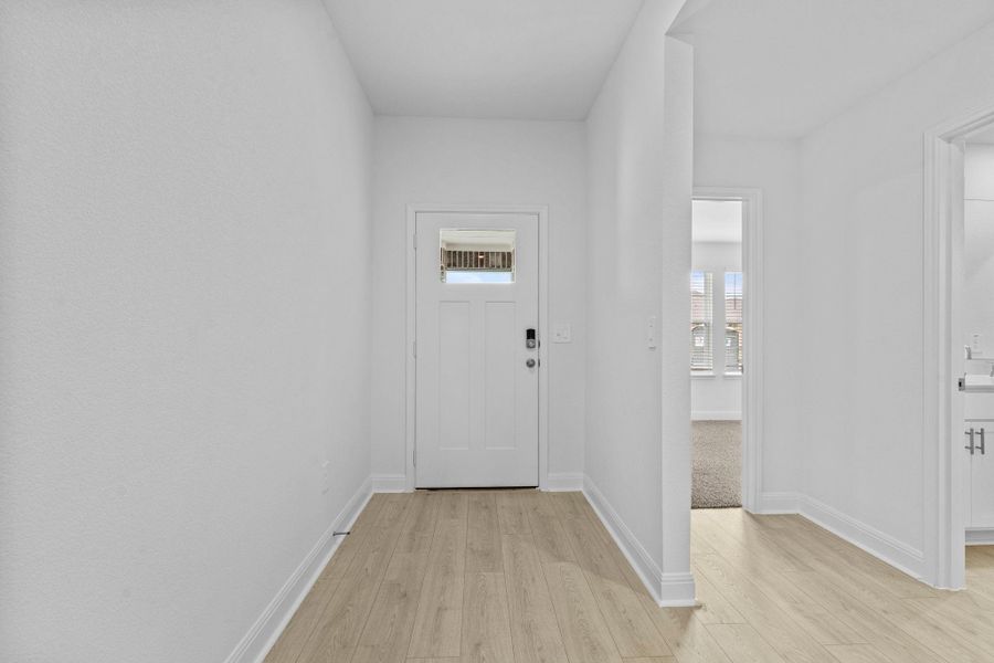 Spacious, unfurnished interior of a new home in Riverview, Georgetown (Image 20).