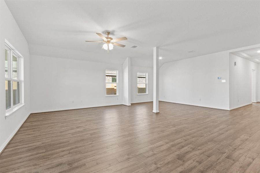 Spacious, unfurnished interior of a new home in Oakwood Estates, Waller (Image 27). Spacious, unfurnished interior of a new home in Oakwood Estates, Waller (Image 27).