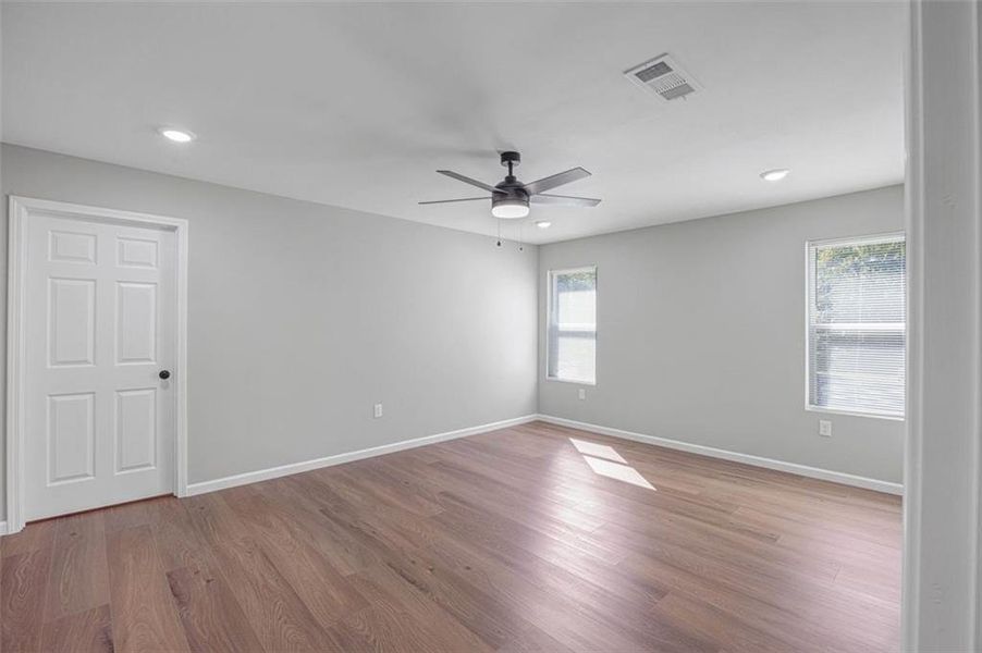 Spacious, unfurnished interior of a new home in , Stone Mountain (Image 33).