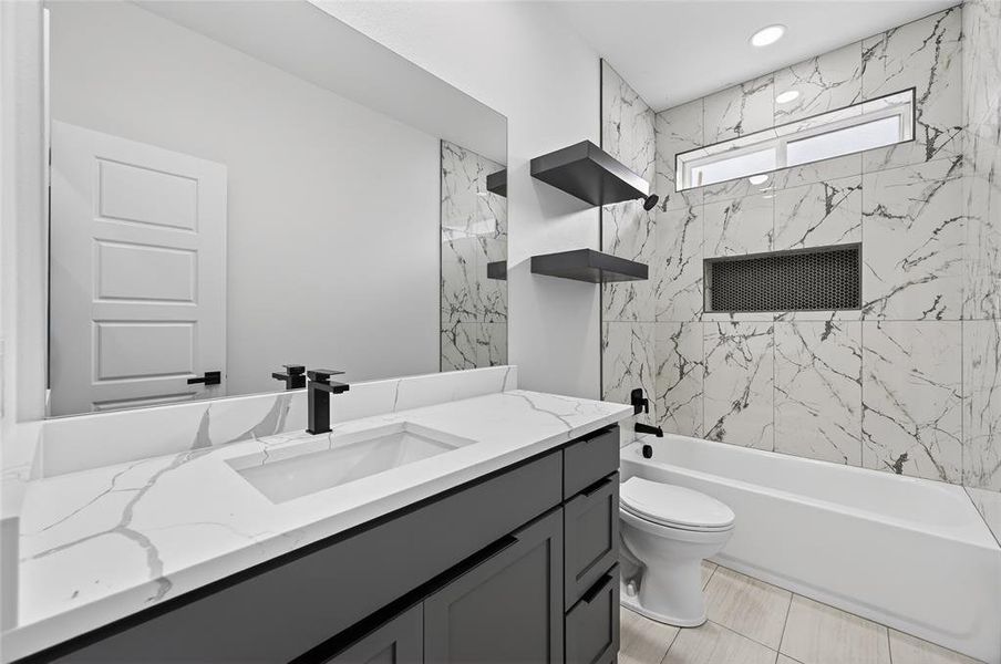 Furnished interior view inside a new home in , Grand Prairie (Image 5).