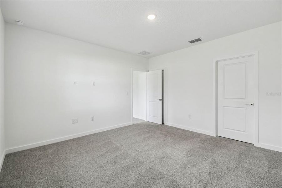 Spacious, unfurnished interior of a new home in Aspire at The Pines, Dunnellon (Image 37).