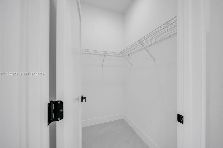 Spacious, unfurnished interior of a new home in , Lehigh Acres (Image 39).