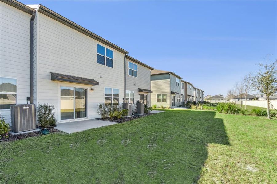 Exterior details and patio area of a home in , St. Cloud (Image 4).