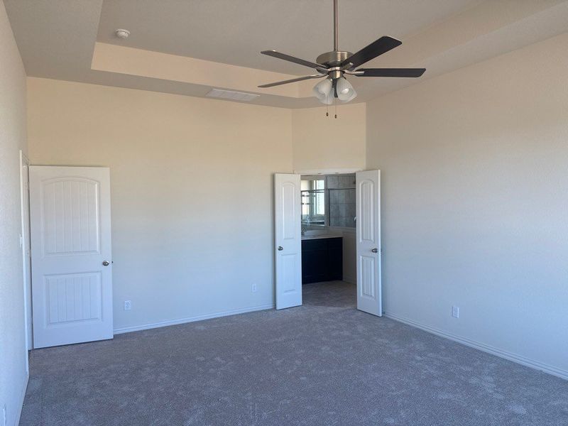 Spacious, unfurnished interior of a new home in Covenant Springs, Springtown (Image 5).