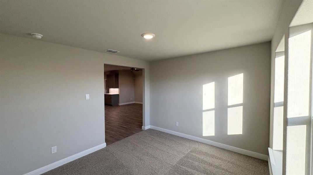 Spacious, unfurnished interior of a new home in Sandstone Estates, Granbury (Image 21).