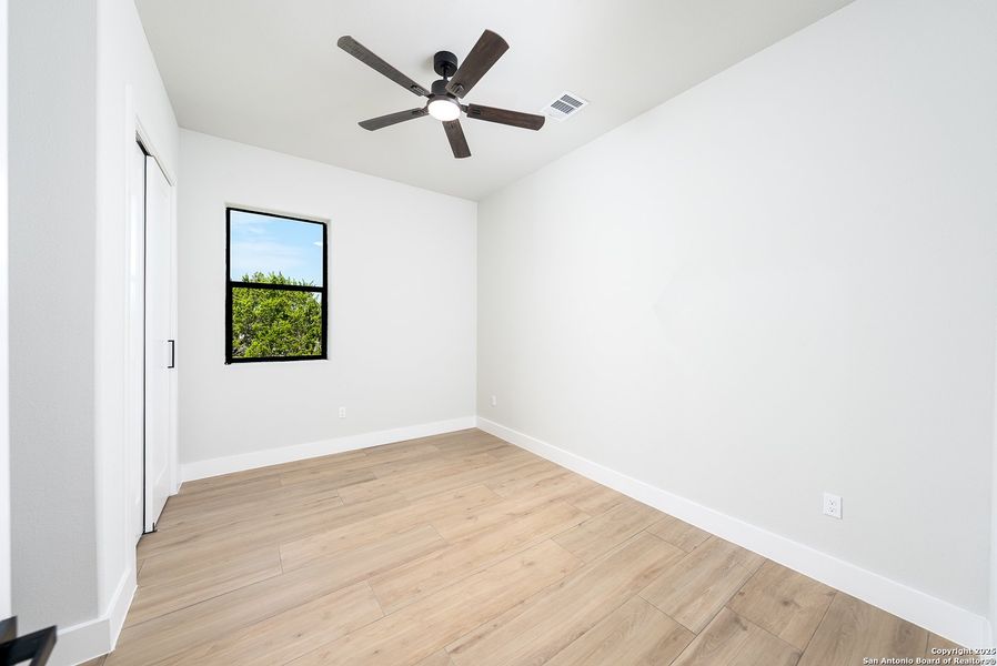 Spacious, unfurnished interior of a new home in , San Antonio (Image 27).