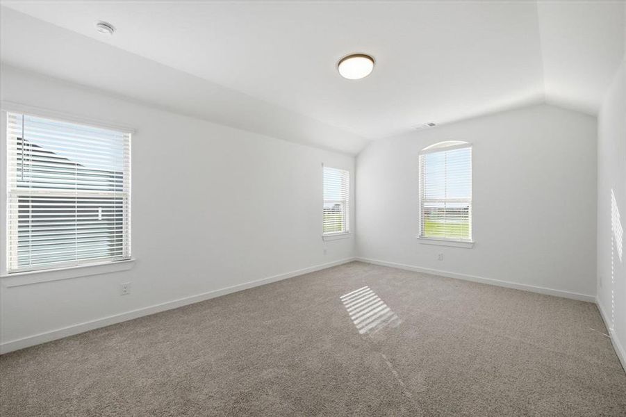 Spacious, unfurnished interior of a new home in Cambridge Crossing, Celina (Image 18).