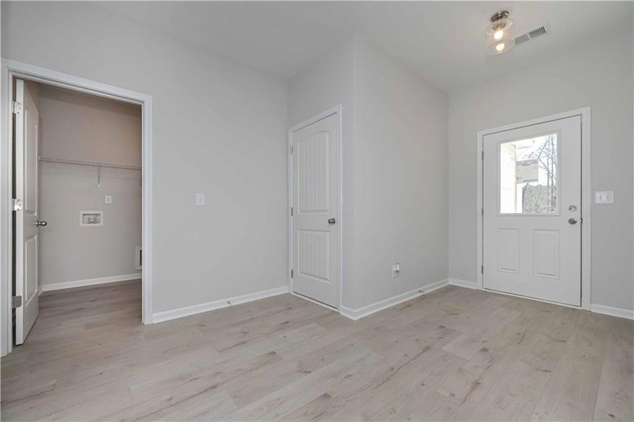 Spacious, unfurnished interior of a new home in , Villa Rica (Image 15).