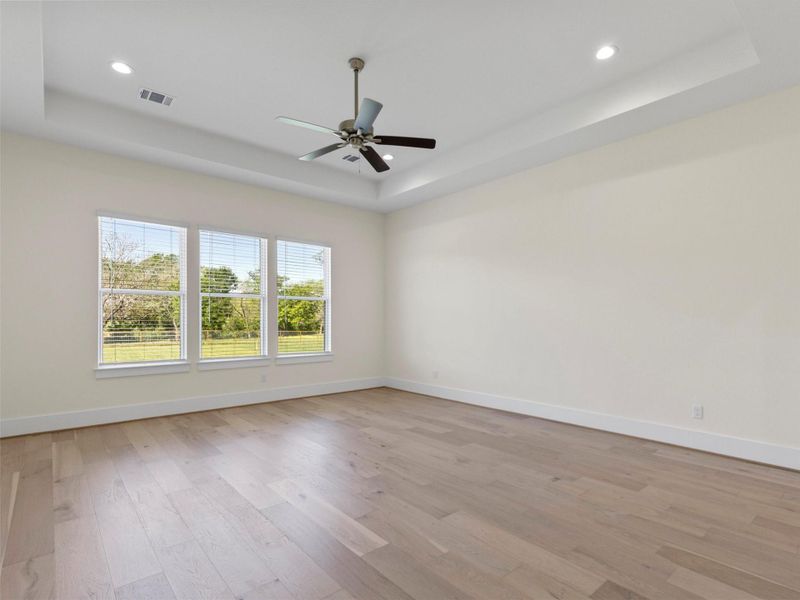 Spacious, unfurnished interior of a new home in , Smithville (Image 36).