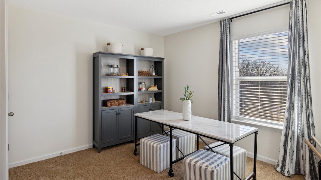 Furnished interior view inside a new home in Emory Creek, Harriman (Image 17).