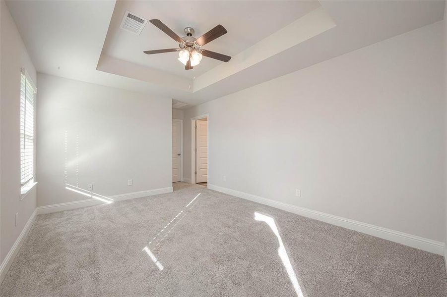 Spacious, unfurnished interior of a new home in Bayou Maison, Dickinson (Image 15). Spacious, unfurnished interior of a new home in Bayou Maison, Dickinson (Image 15).