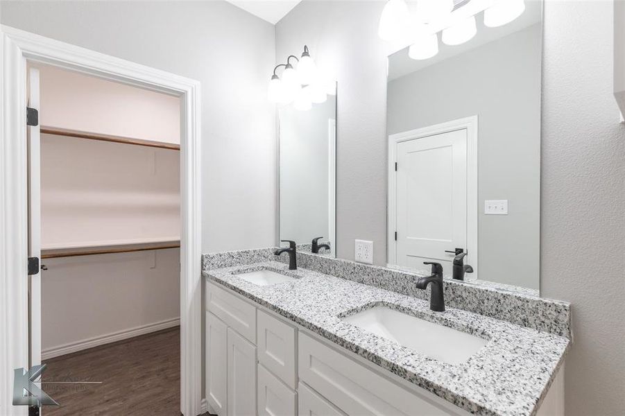 Furnished interior view inside a new home in , Abilene (Image 11).