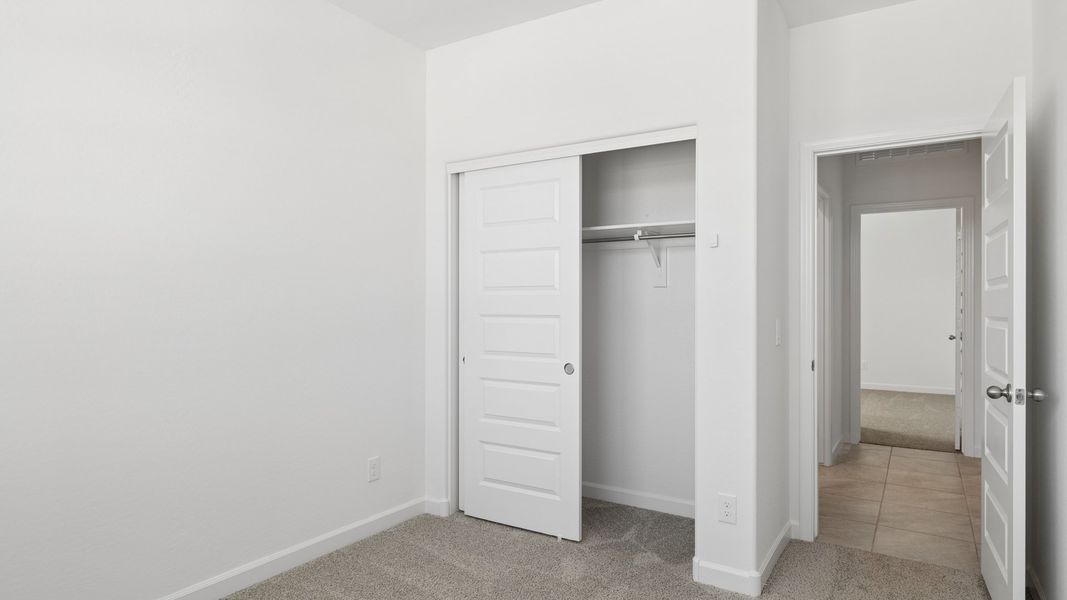Spacious, unfurnished interior of a new home in Quail Ranch, San Tan Valley (Image 16). Spacious, unfurnished interior of a new home in Quail Ranch, San Tan Valley (Image 16).