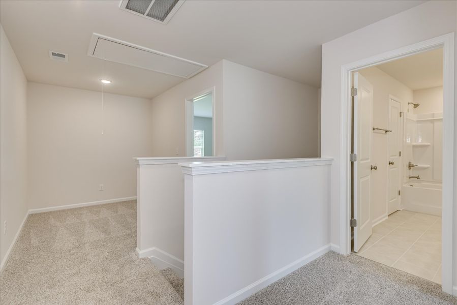 Spacious, unfurnished interior of a new home in Beech Creek, Sumter (Image 20).