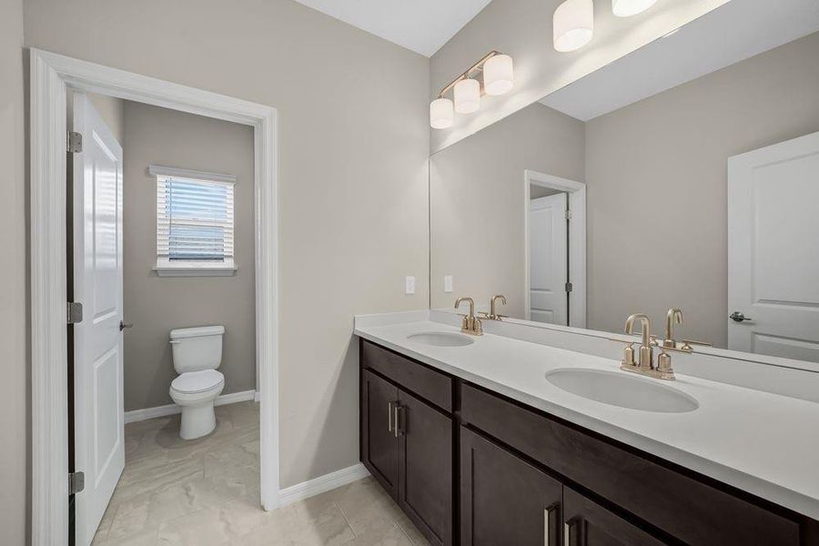 621 SE Ranch Oak Circle ~ Ready Now