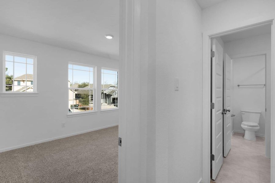 Spacious, unfurnished interior of a new home in Highland Village, Georgetown (Image 20).