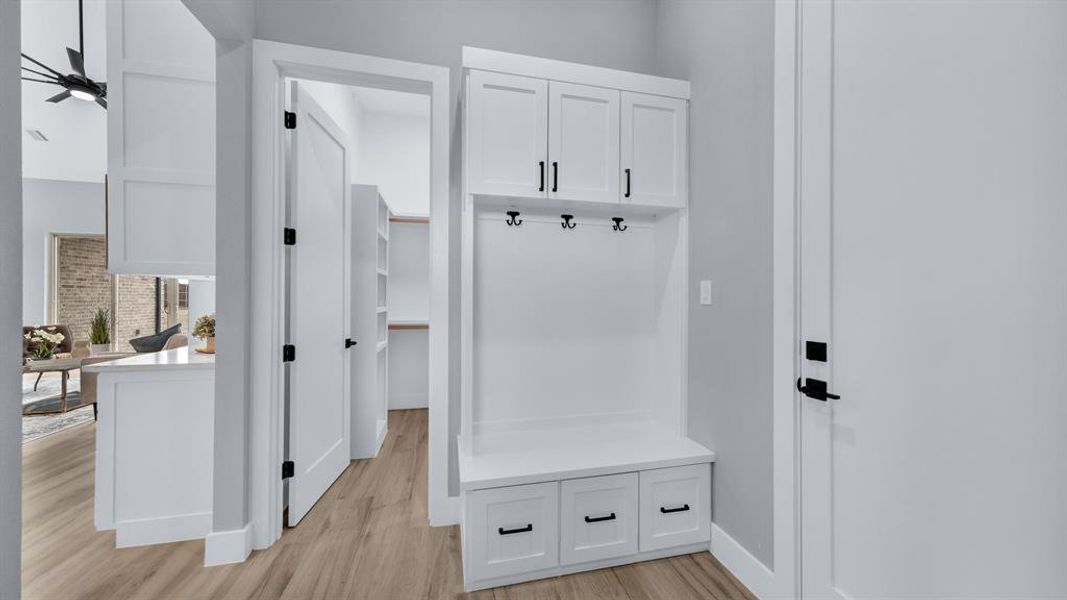 Furnished interior view inside a new home in , Weatherford (Image 12).