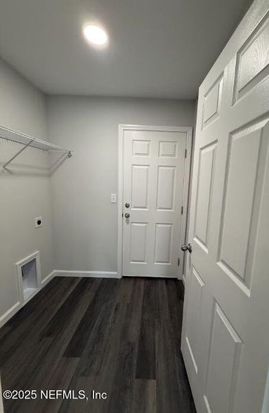 Spacious, unfurnished interior of a new home in , Jacksonville (Image 28).