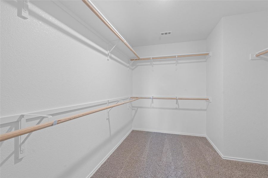 Spacious, unfurnished interior of a new home in Valverde, Bastrop (Image 19).